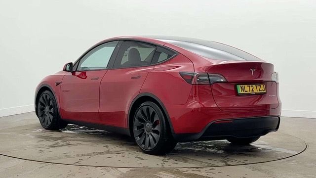 Tesla Model Y NL72TZJ