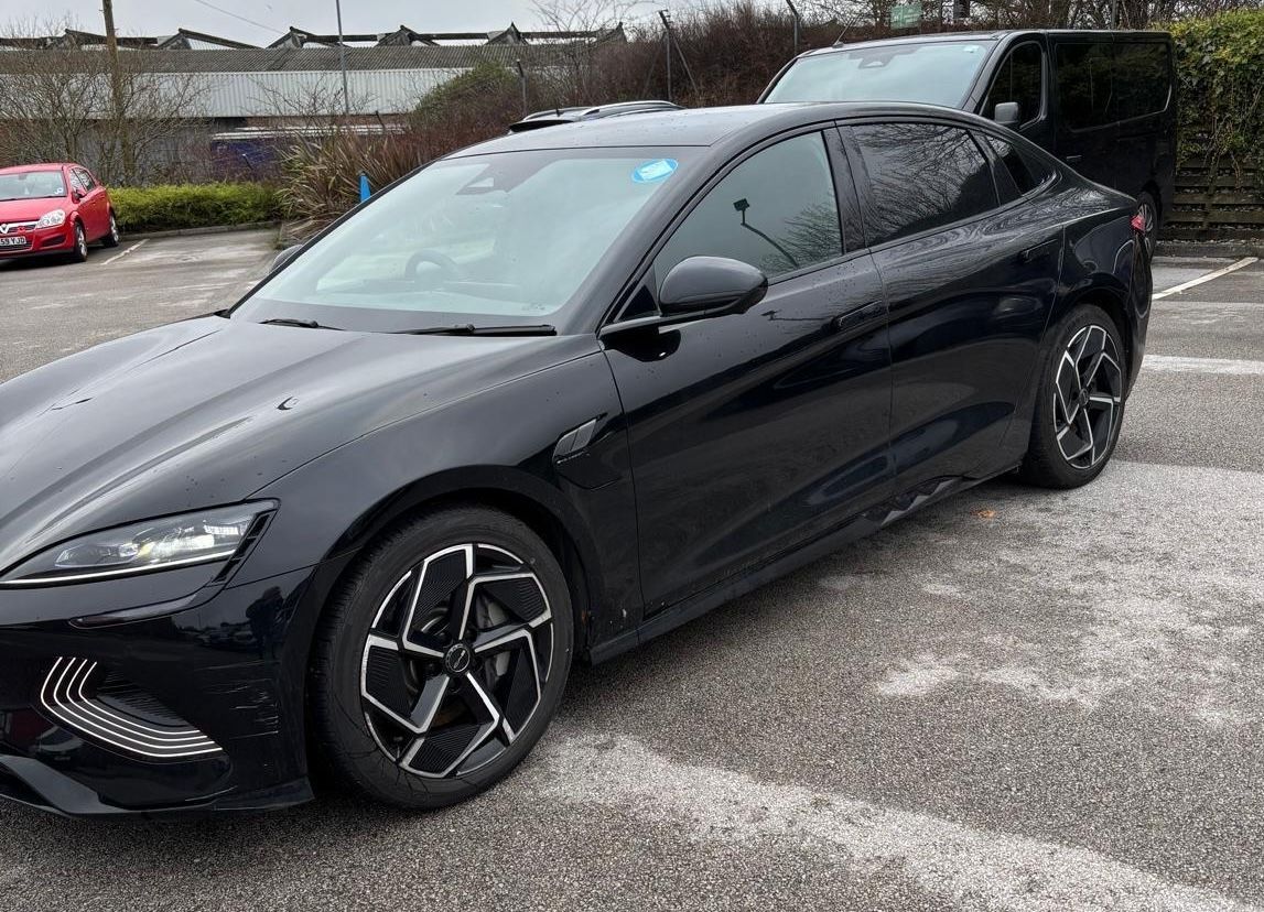 BYD Seal 230kW Design 83kWh 41k