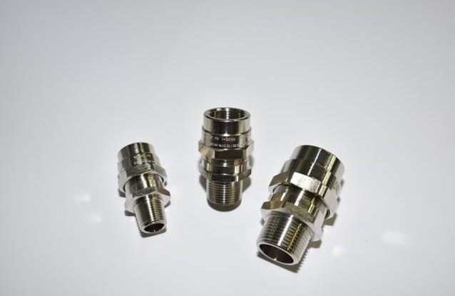 PRESSACAVO PER CAVO NON ARMATO CON FILETTO FEMMINA PER TUBO/GUAINA