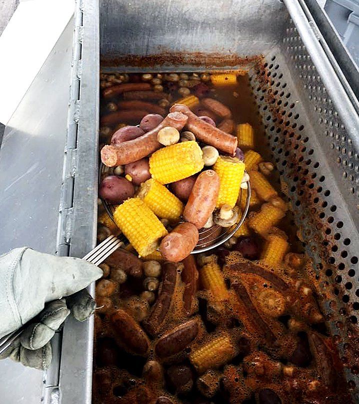 Smoked sausages and corn