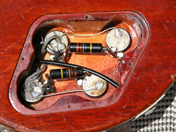 50s vs modern guitar wiring tone differences volume control treble bleed circuit