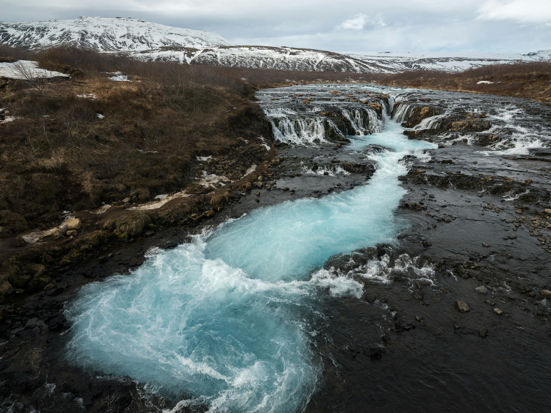 Hidden Waterfalls in Iceland: Peaceful Places Most Tourists Miss