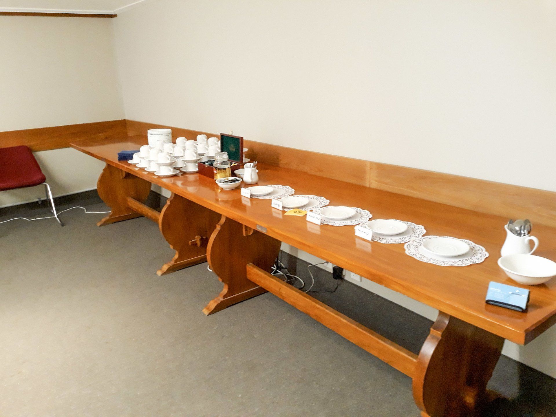 Large meeting room hire - Wellington - All Accounted For - catering, projector, wifi