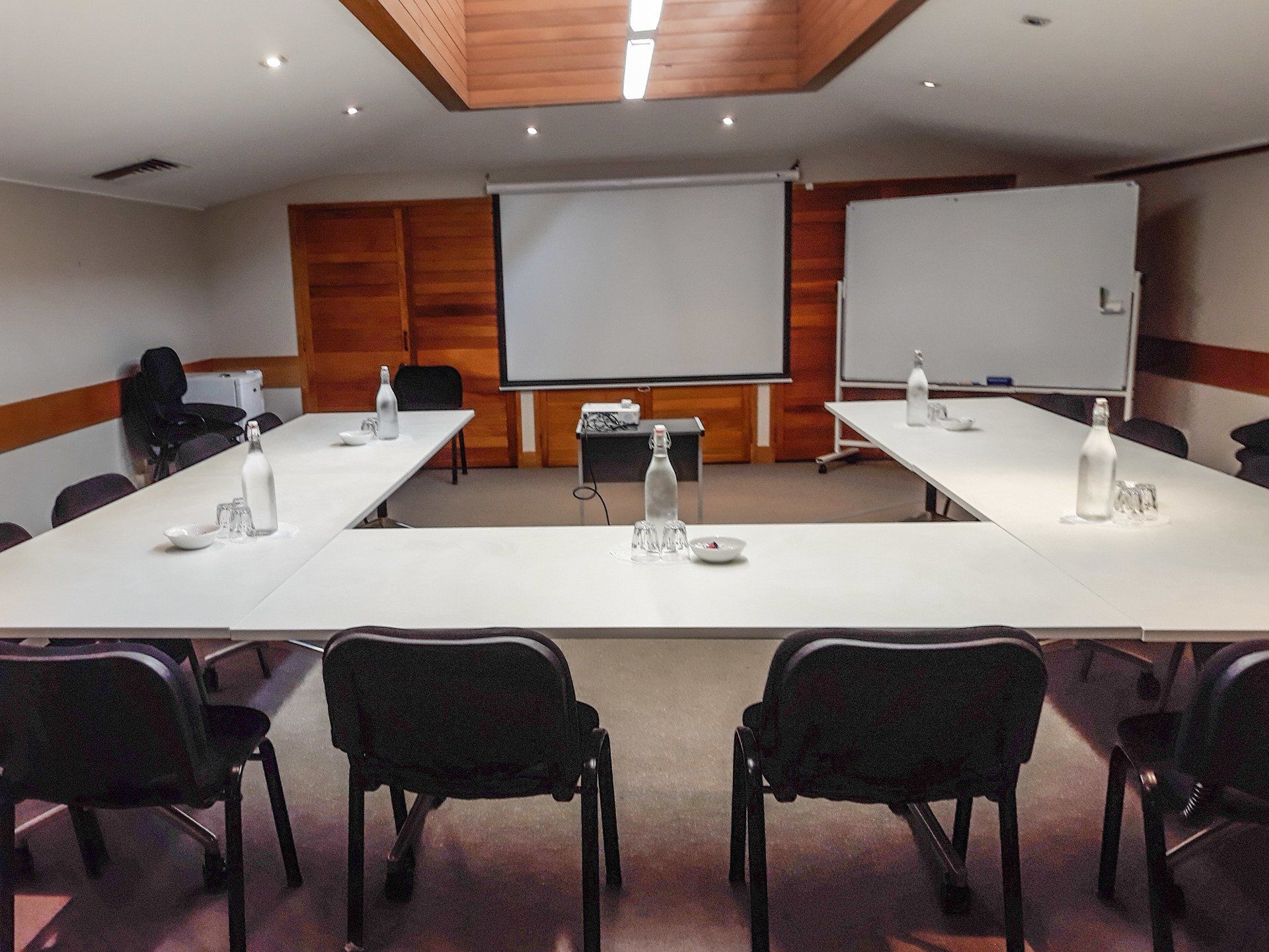 Large meeting room hire - Wellington - All Accounted For