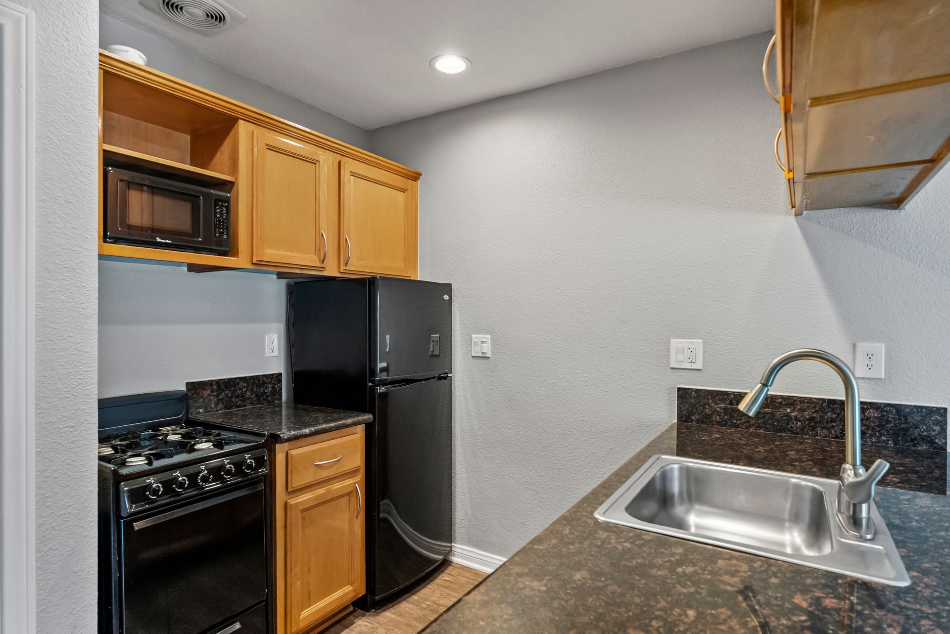 apartment studio kitchen