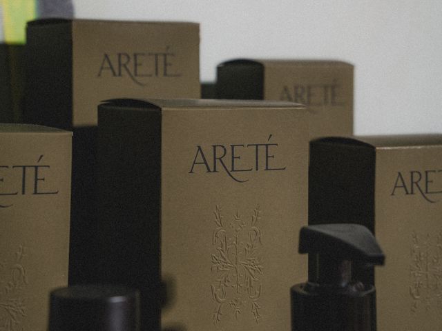 A row of boxes with the word arete on them