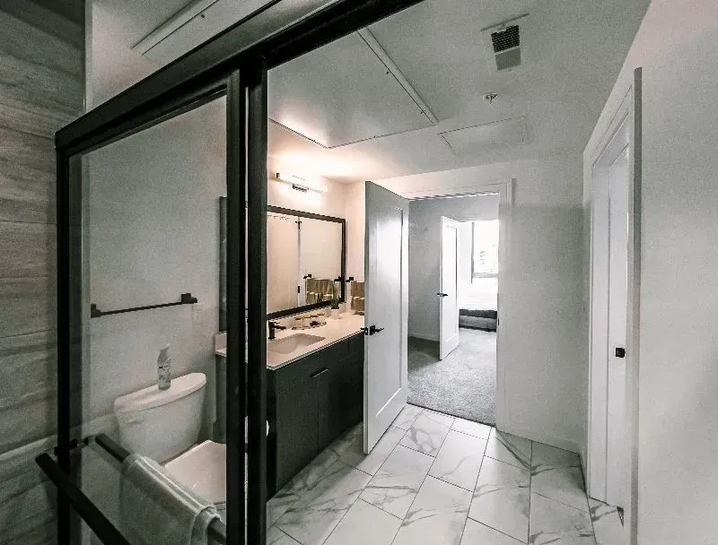 Bathroom — Indianapolis, IN — Travel Stay America