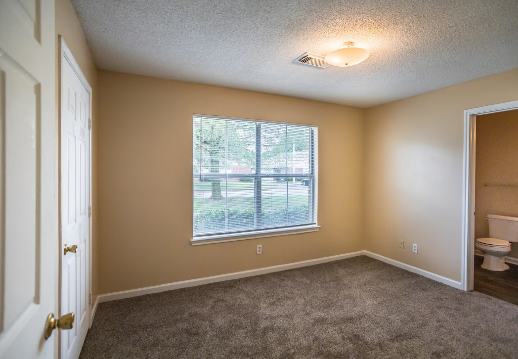 Greenview Estates Apartments- Unfurnished bedroom 01