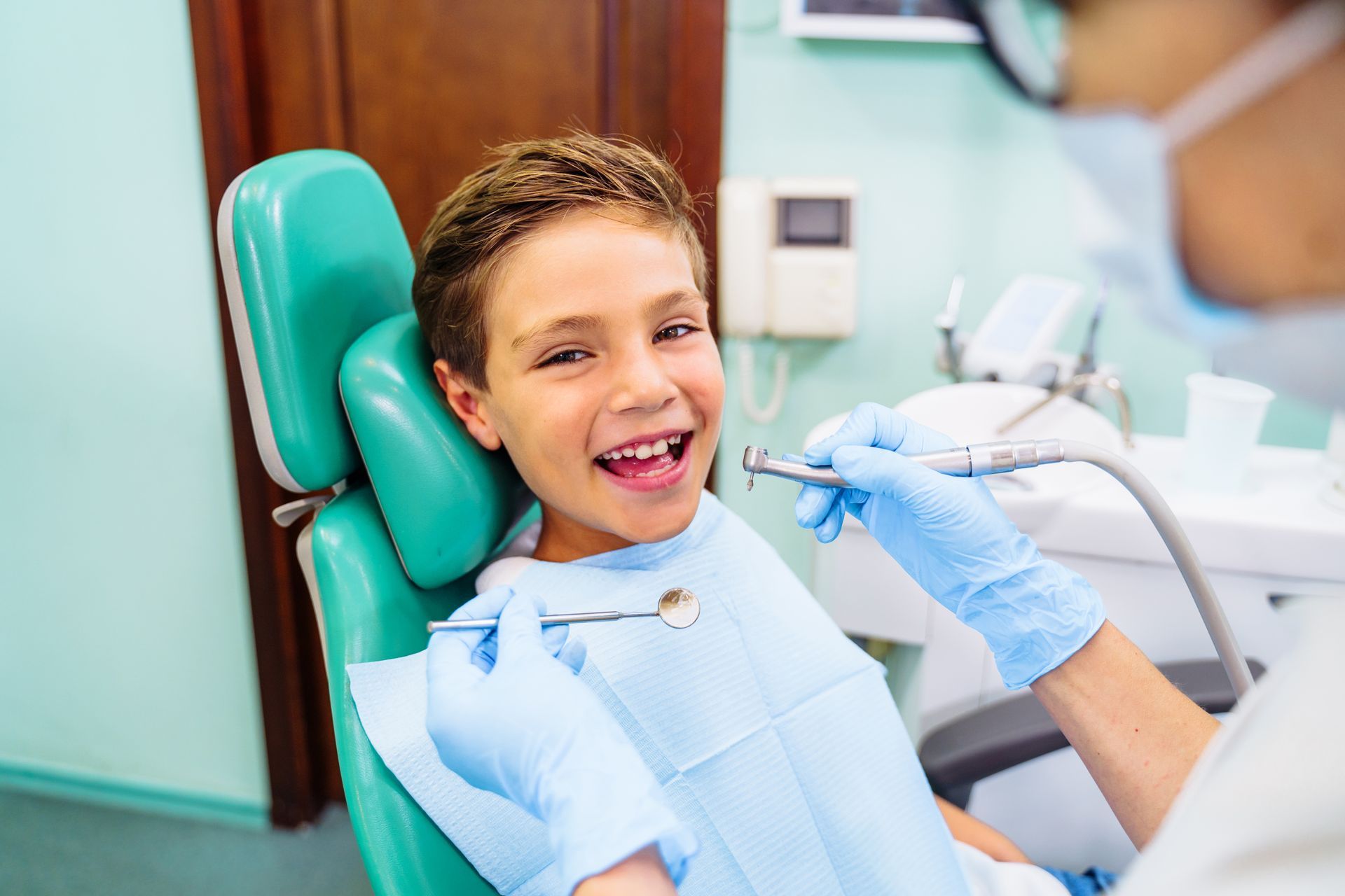 Cura della carie bambini, cura della carie, denti da latte, cura dei denti da latte, dentista dei bambini, carie bambini