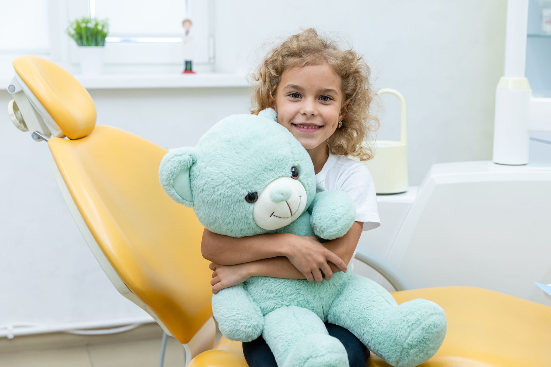 Bambini possono avere  problemi dentali : carie denti da latte, gengiviti, denti sensibili.