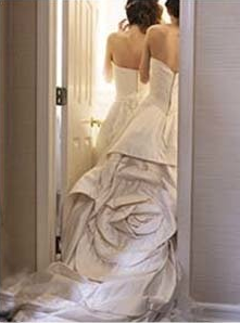 Preparation of the 2 brides in their wedding dress