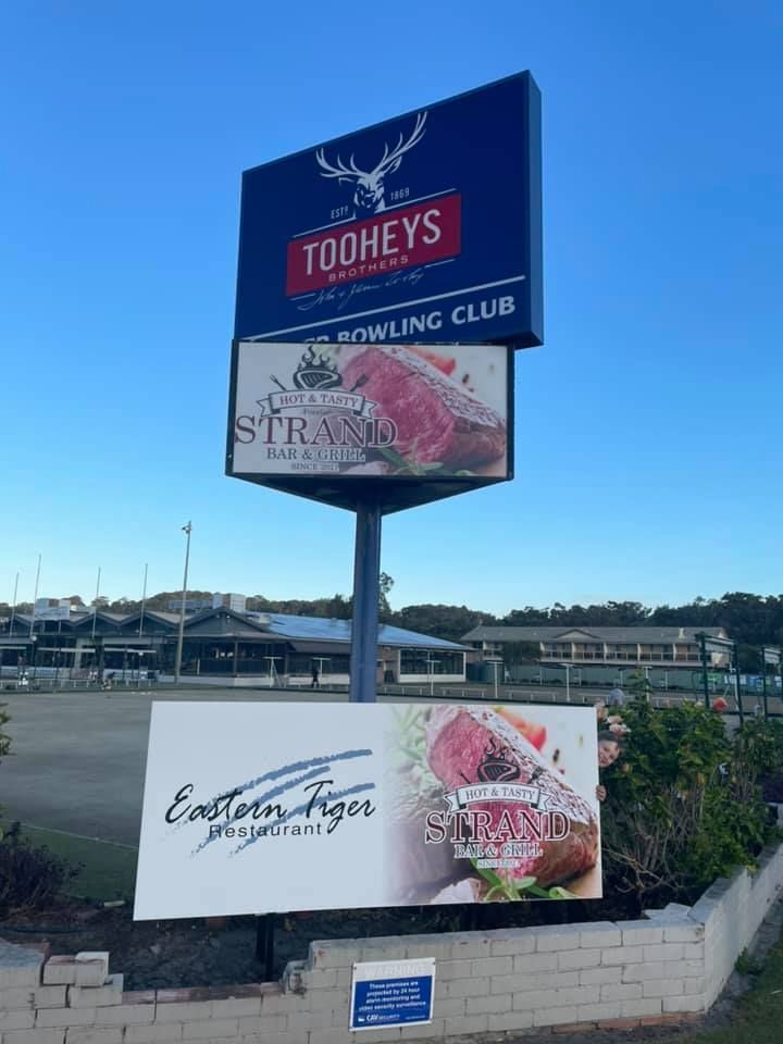 A large sign that says toohey's bowling club on it - Plastiglass Mid North Coast, NSW
