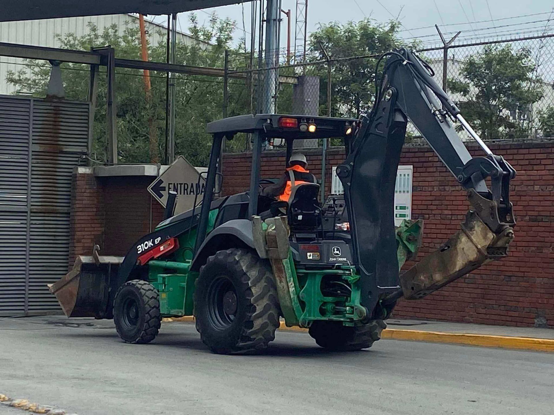 DEMOLICIONES Y CONSTRUCCIONES JR