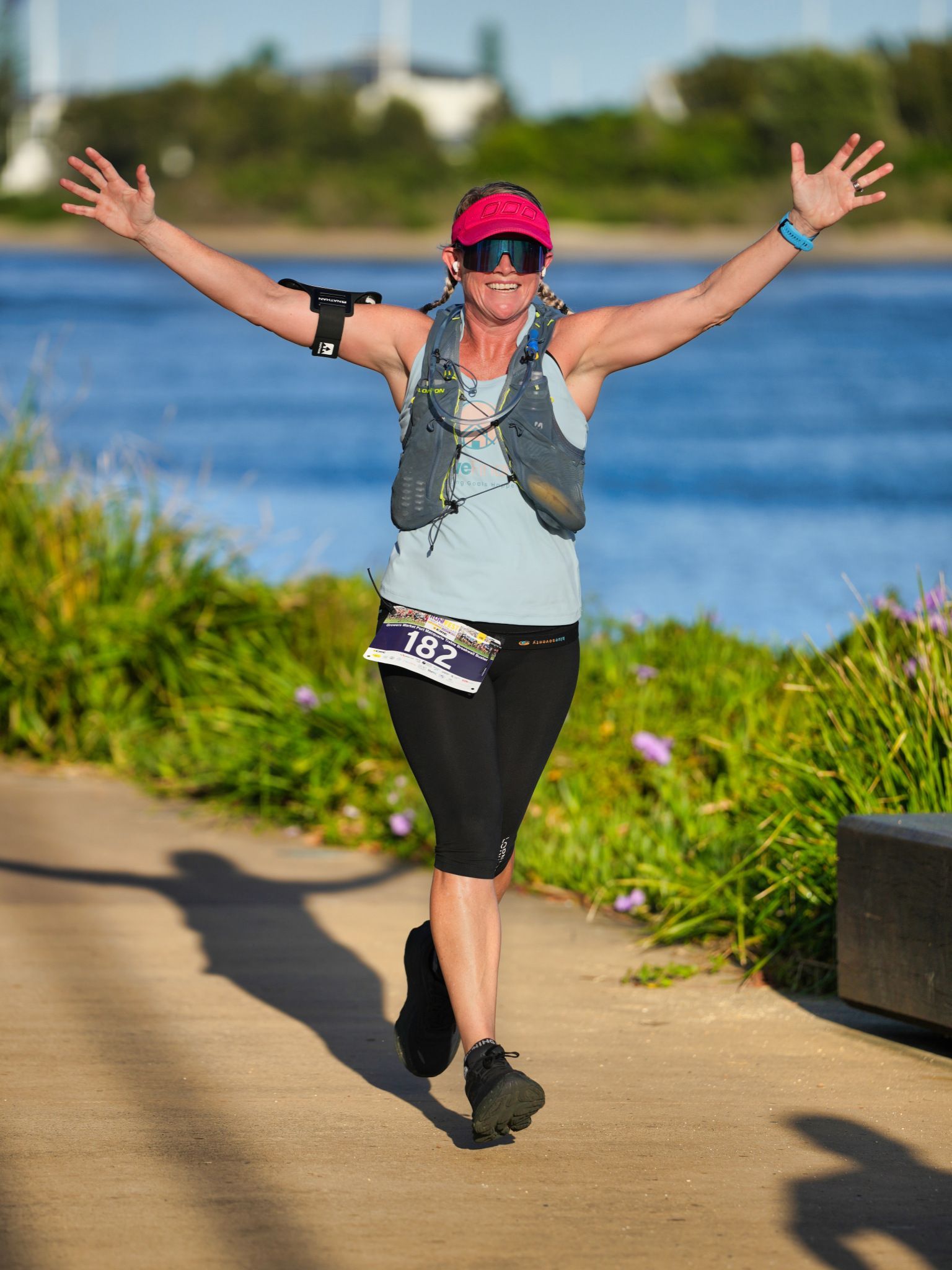 Running Woman Giving Two Thumbs Up — Run Fest in Forster - Tuncurry, NSW