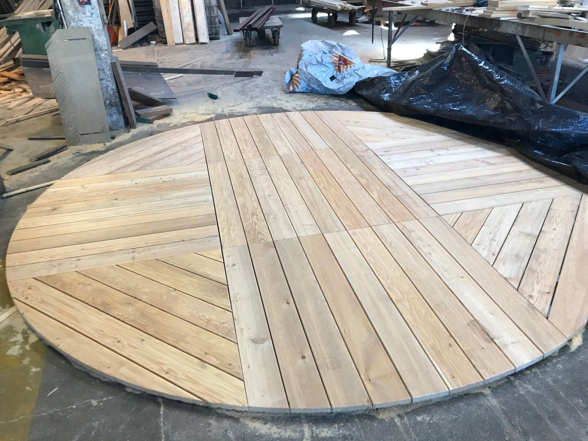 zāģēšana, zāģēšanas pakalpojumi, ofisa mēbeles, guļamistabas mēbeles