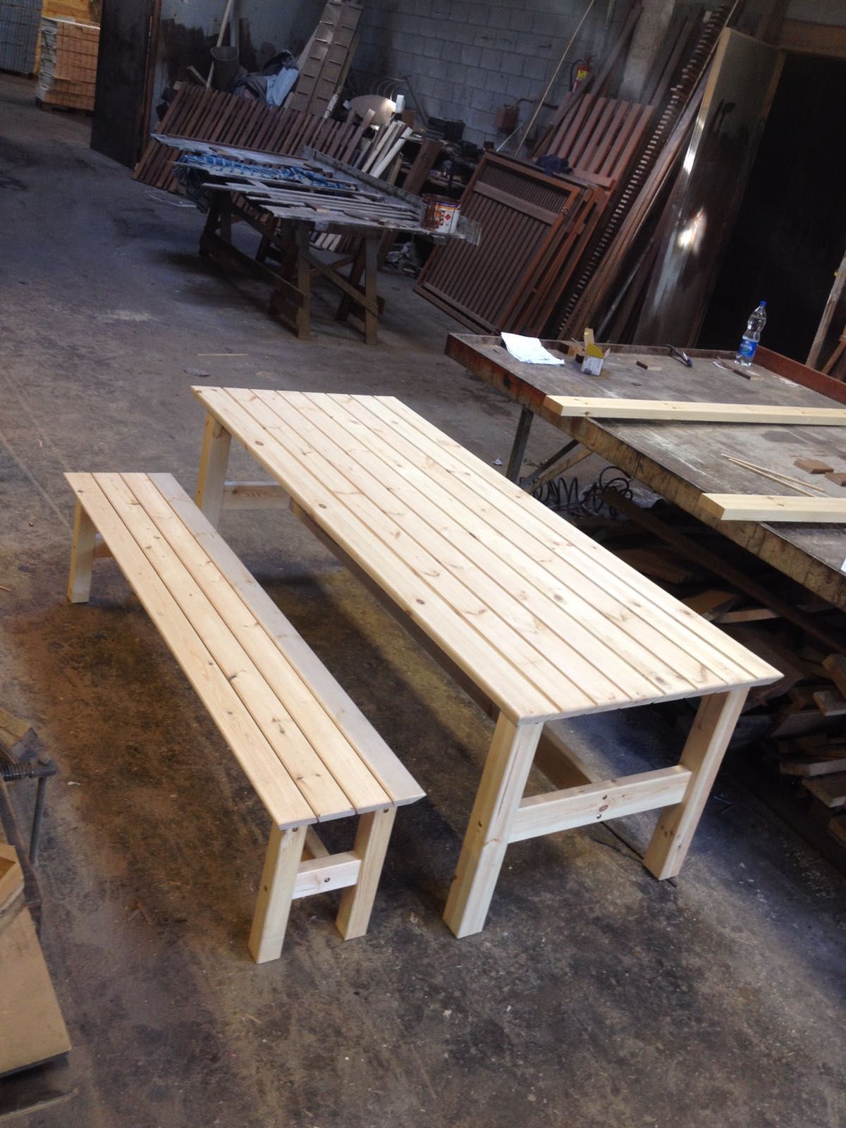 veidņu materiāli betonēšanai, mēbeļu izgatavošana, preskartons