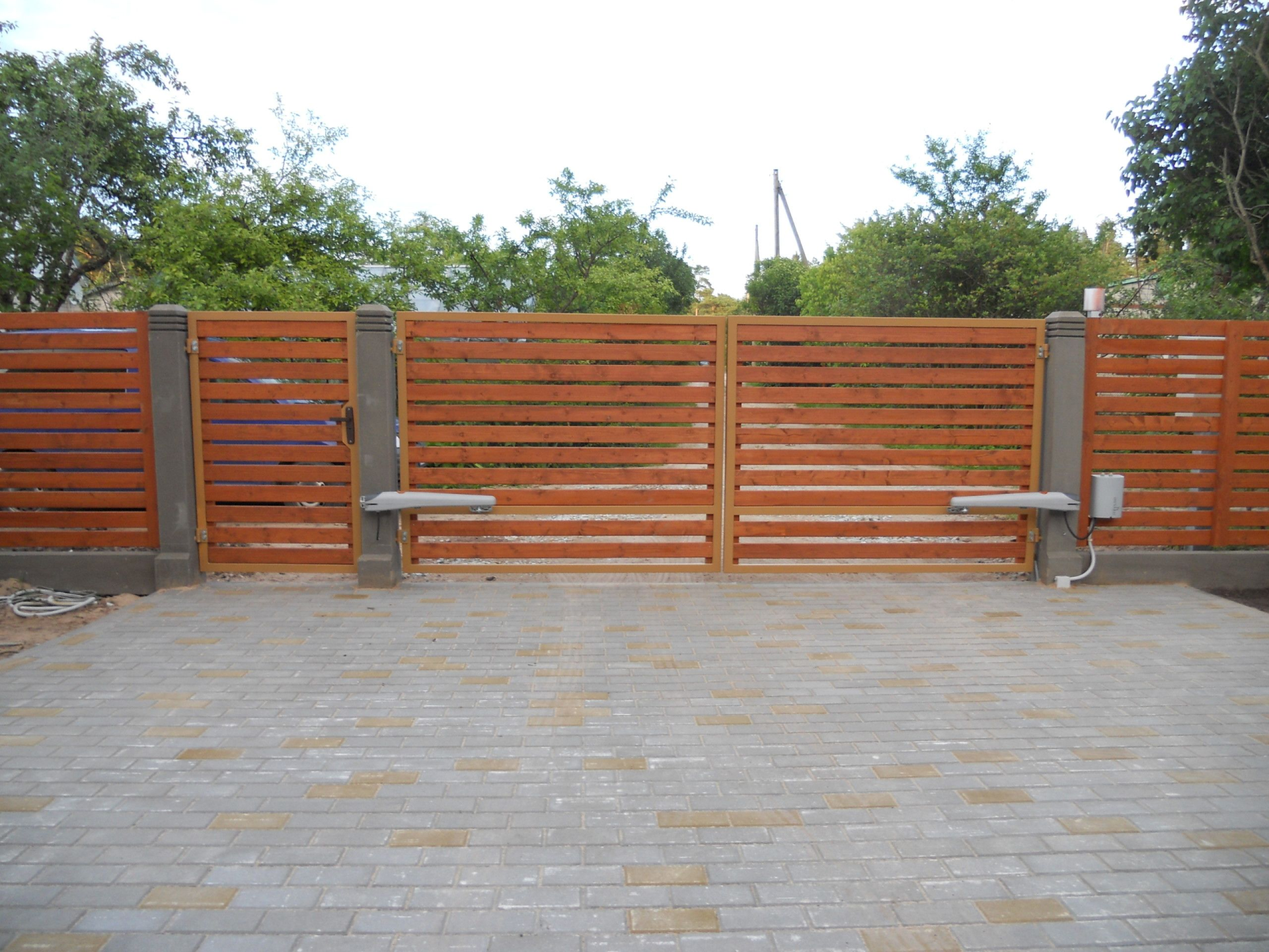 Metālizstrādājumi, Konteineri, Konteineru noma, Bīdāmie vārti, Vārtu sistēmas