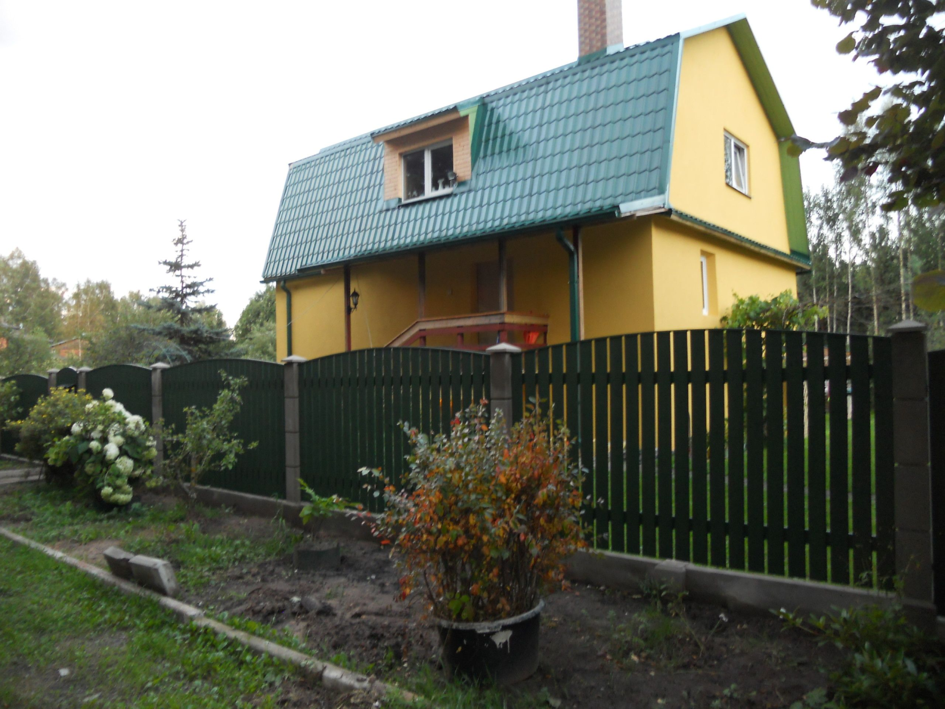 sekcijveida garāžas vārti, teritorijas iebraukšanas, pagalma vārti, paceļamie vārti