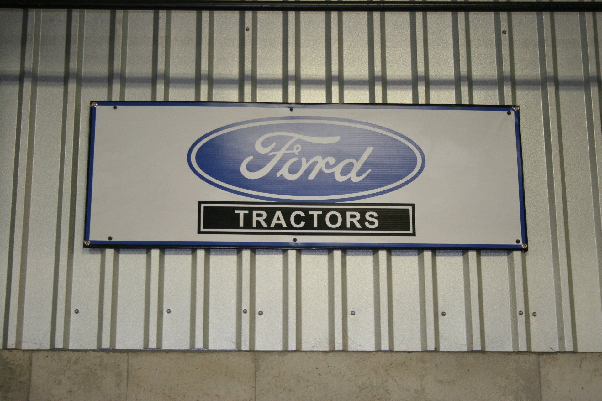 Ford tractor banner