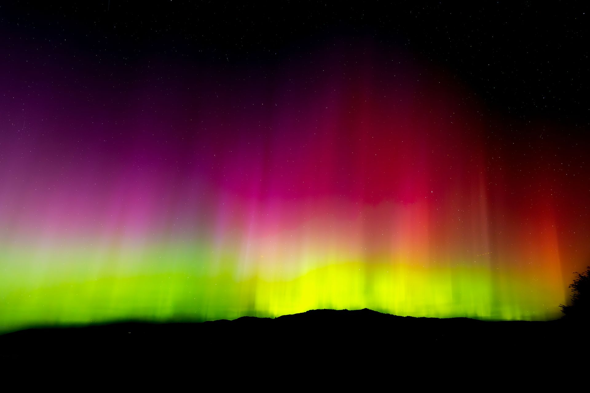 Bill Saltzstein's Aurora Borealis photography