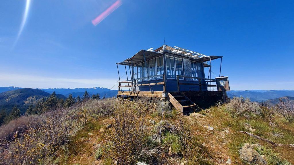 acorn woman lookout atop siskiyou crest