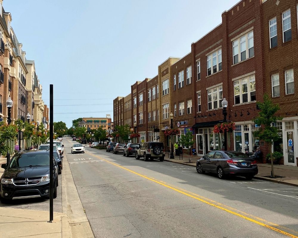 Street on Carmel IN's south side of downtown, Tour of downtown Carmel Indiana, Living in Indianapolis real estate (4) Street on Carmel IN's south side of downtown, Tour of downtown Carmel Indiana, Living in Indianapolis real estate (4)