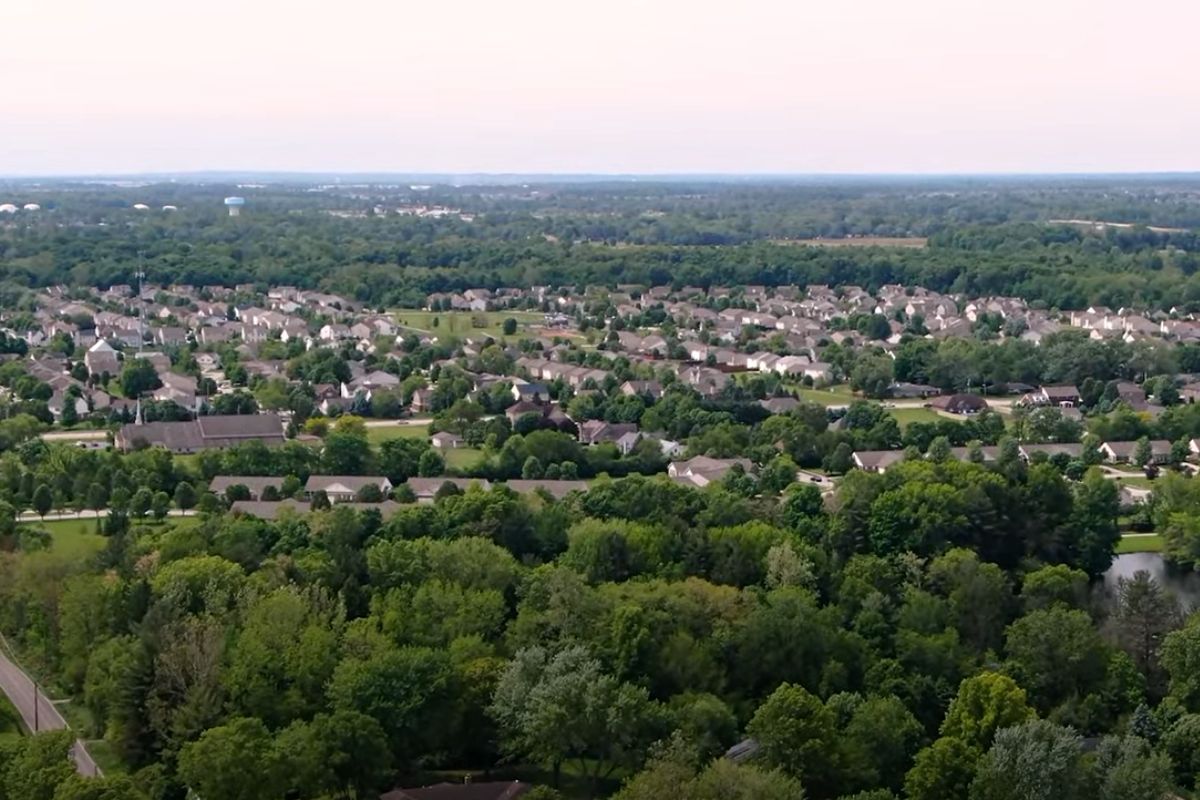 aerial view of Brownsburg IN neighborhood, Living in Brownsburg vs Indianapolis (4) aerial view of Brownsburg IN neighborhood, Living in Brownsburg vs Indianapolis (4)