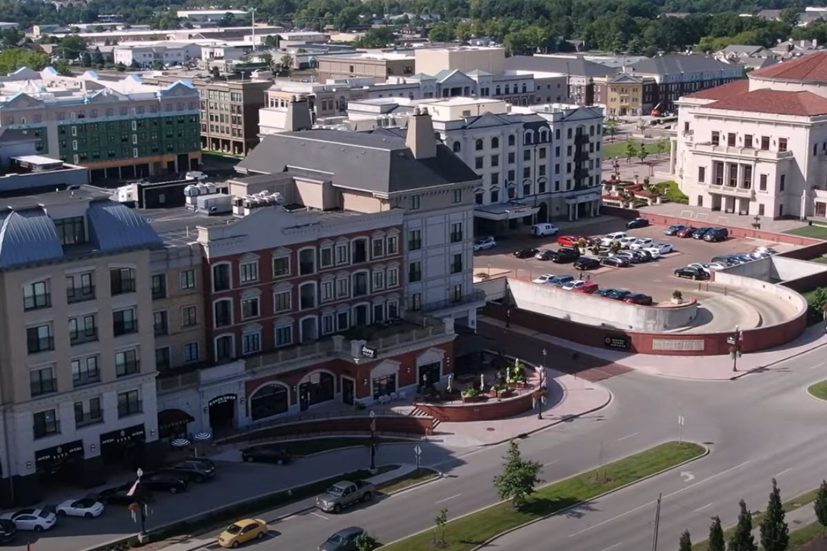 downtown Carmel, First Impressions of Carmel Indiana Westfield IN neighborhood, How far north is too far for Indianapolis