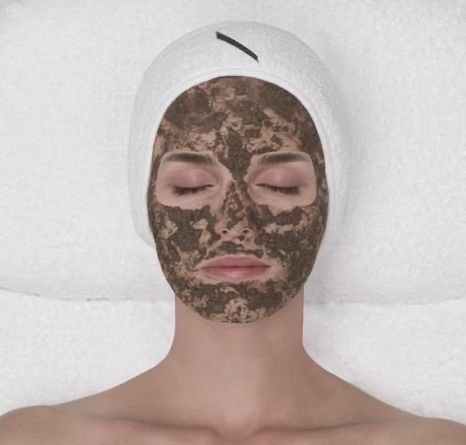 Neoderma is een samentrekking van de Griekse woorden Neo en Derma en betekent letterlijk ‘nieuwe huid.’ 
Neoderma komt uit Cyprus, daar worden de producten ontwikkeld en geproduceerd.
De producten zijn samengesteld uit natuurlijke ingrediënten en verpakt in een airless systeem wat de kwaliteit en houdbaarheid van het product garandeert.
Neoderma is voornamelijk bekend door de wereldwijd geliefde Bio-Peeling behandeling die huidproblemen tegengaat en de huid verbetert, ook de Blue Blood gel is door zijn unieke samenstelling met Perfluorcarbon een absolute topper in het assortiment van Neoderma!
Neoderma verbetert de huid door unieke natuurlijke behandelingen en producten!
De slogan van Neoderma is daarom ook: