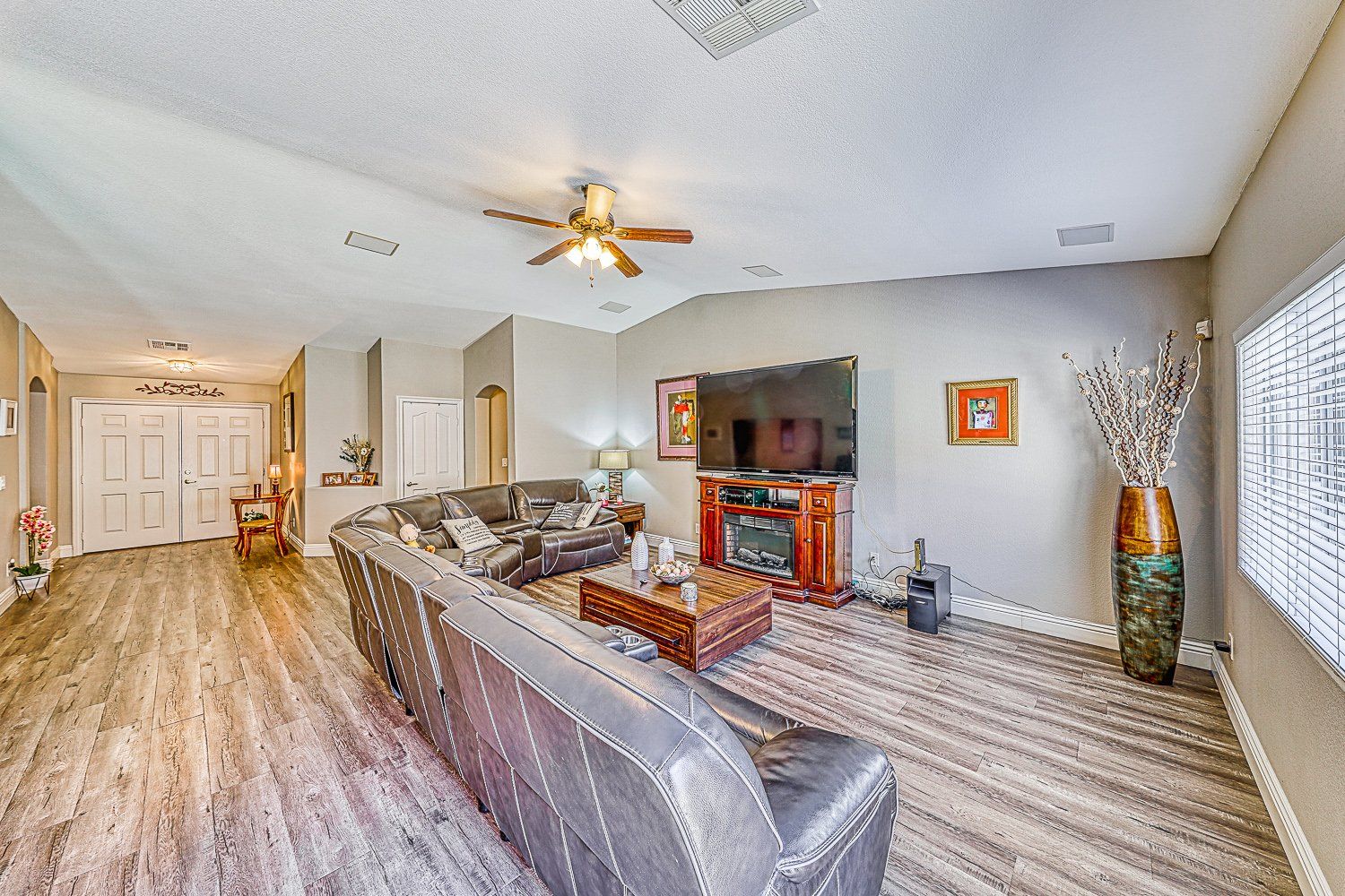 interior image of 10207 lazy bear street