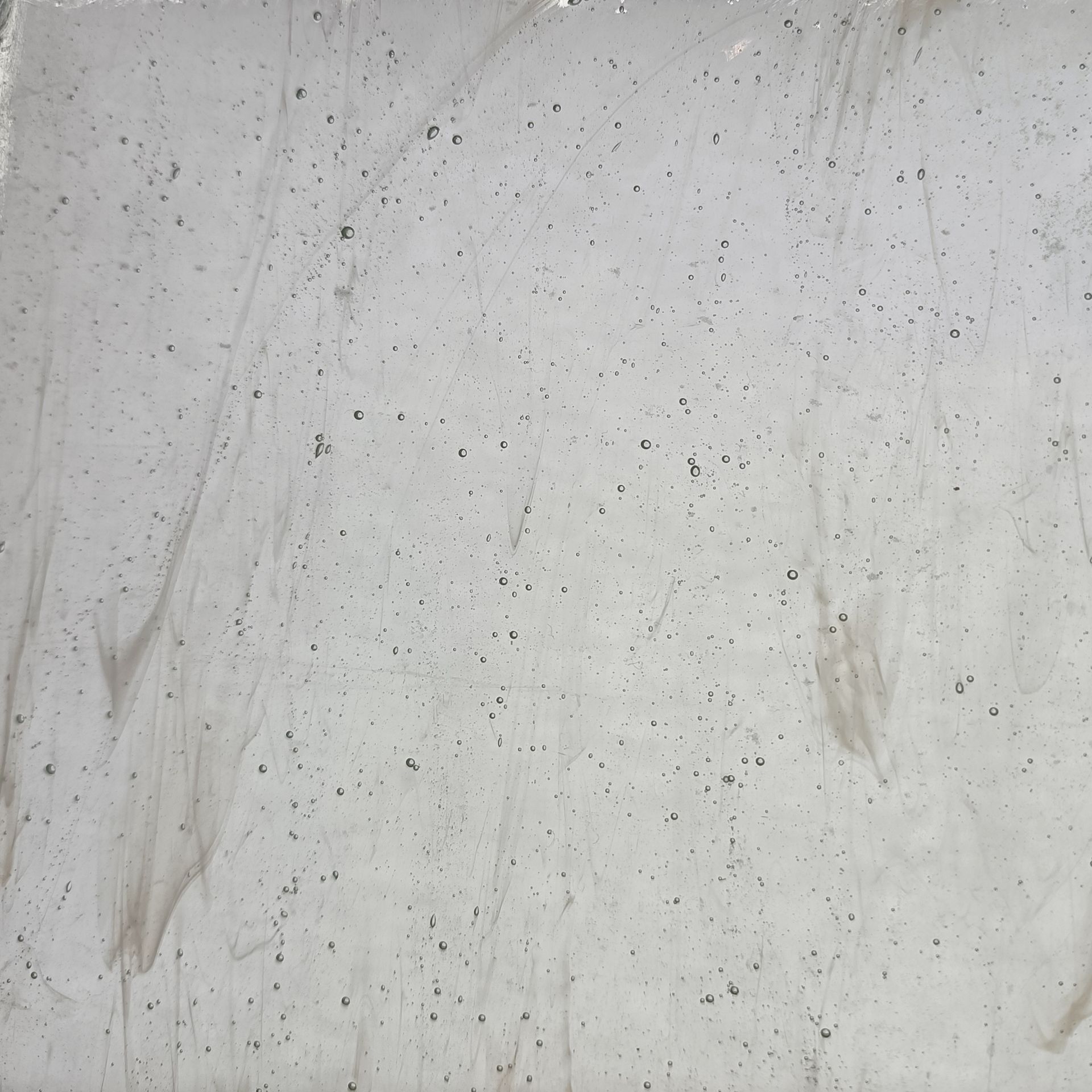 Wispy - Clear/White