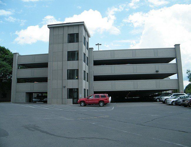 parking Monument Square