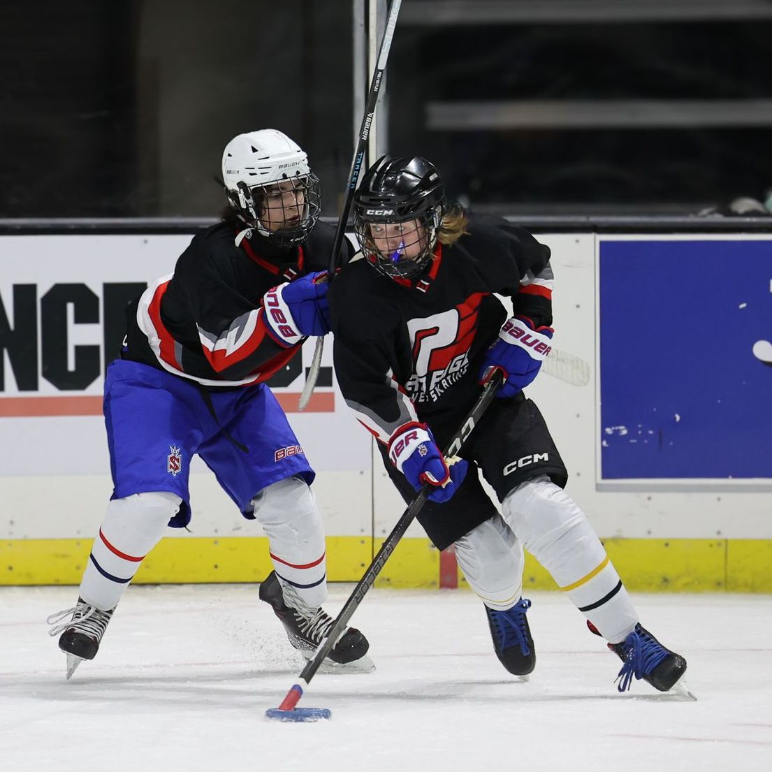 A hockey player with the number 7 on his jersey