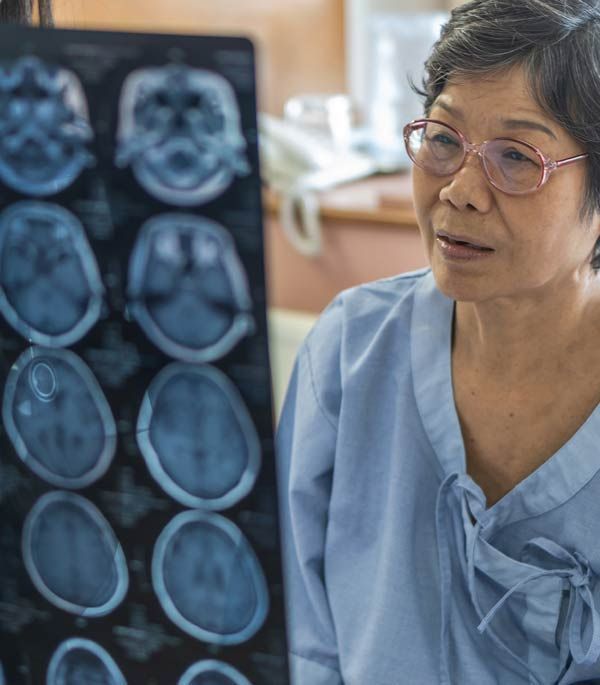 woman with brain inflammation (encephalitis)