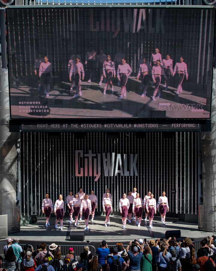 two groups performing