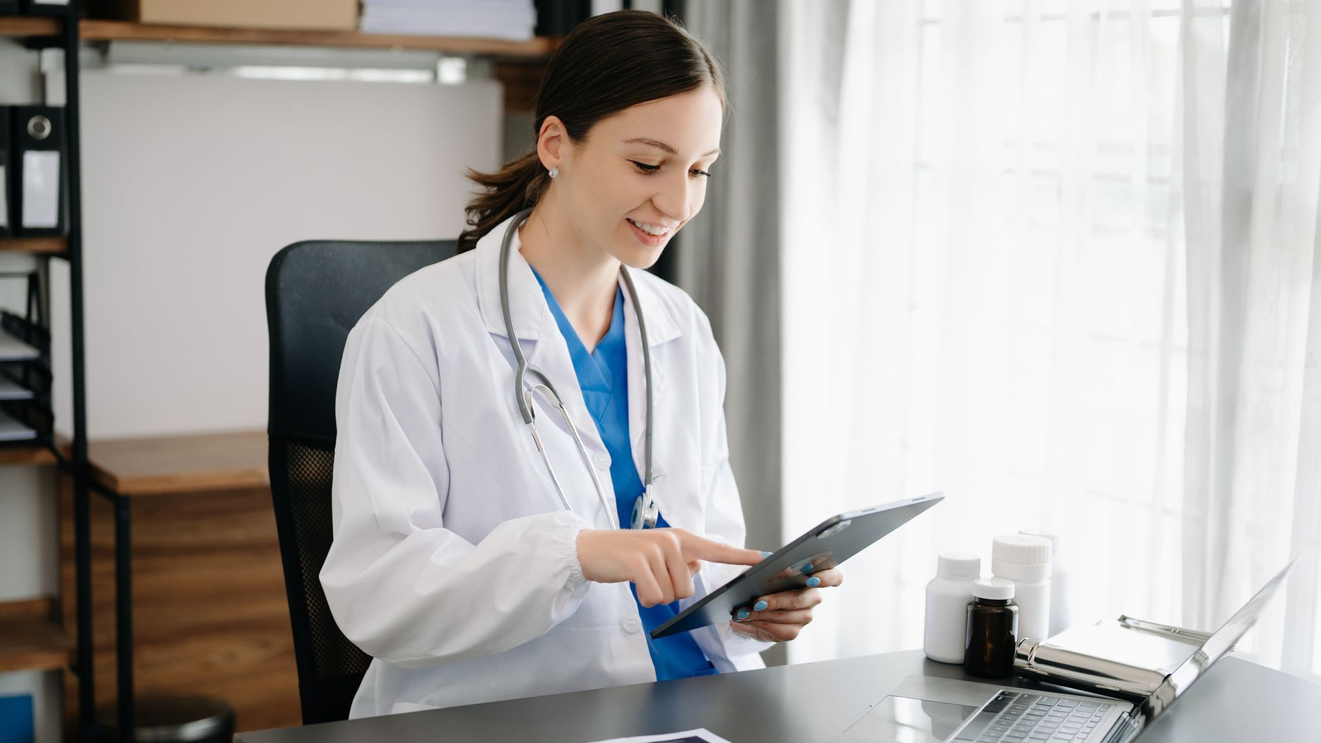 Clinician feeling a sense of calm using IMS on a tablet. Build 42 is highlighted.