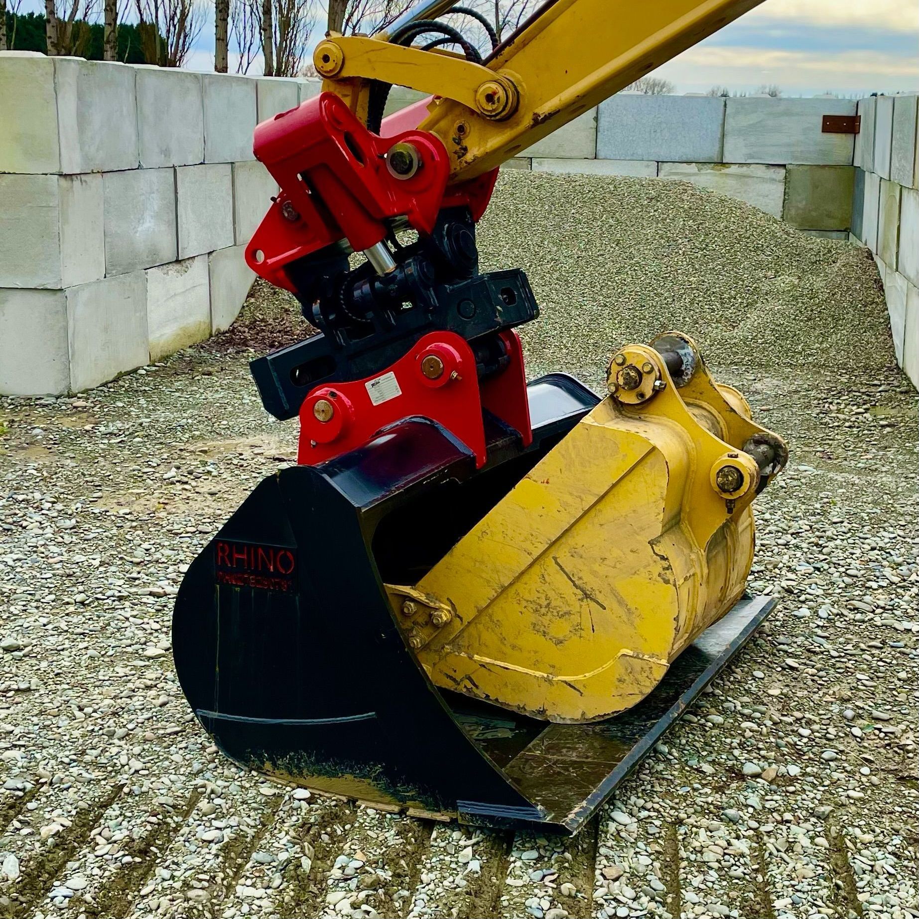 Quick Hitch, Tilt Hitch attachments for Diggers and Excavators
