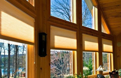 finestre in legno con vetri doppi