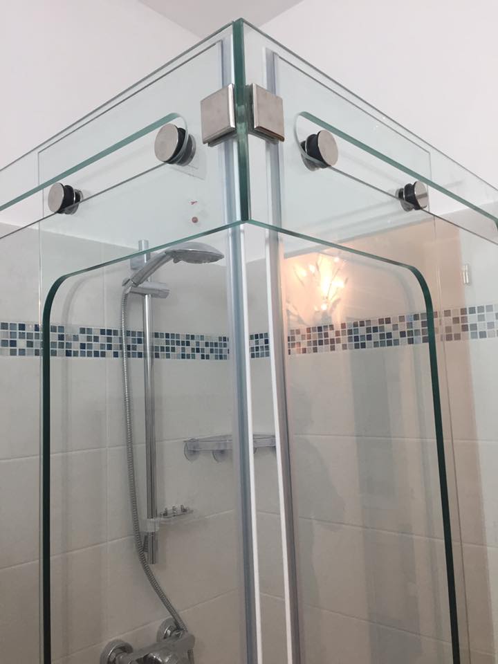 vetro decorato per docce