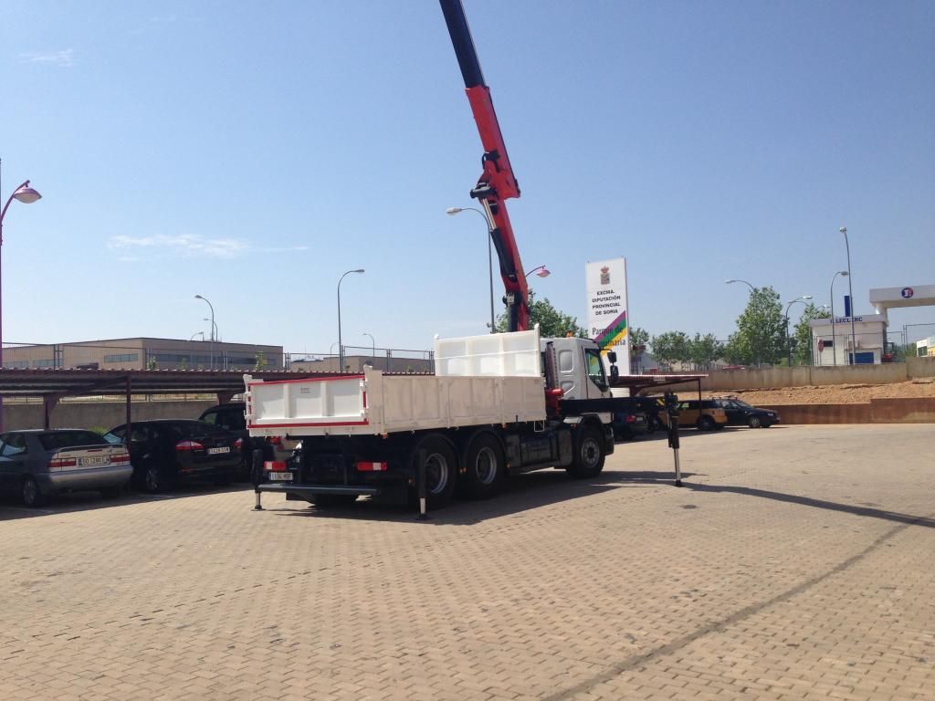 20140618084908 grua y basculante.jpg