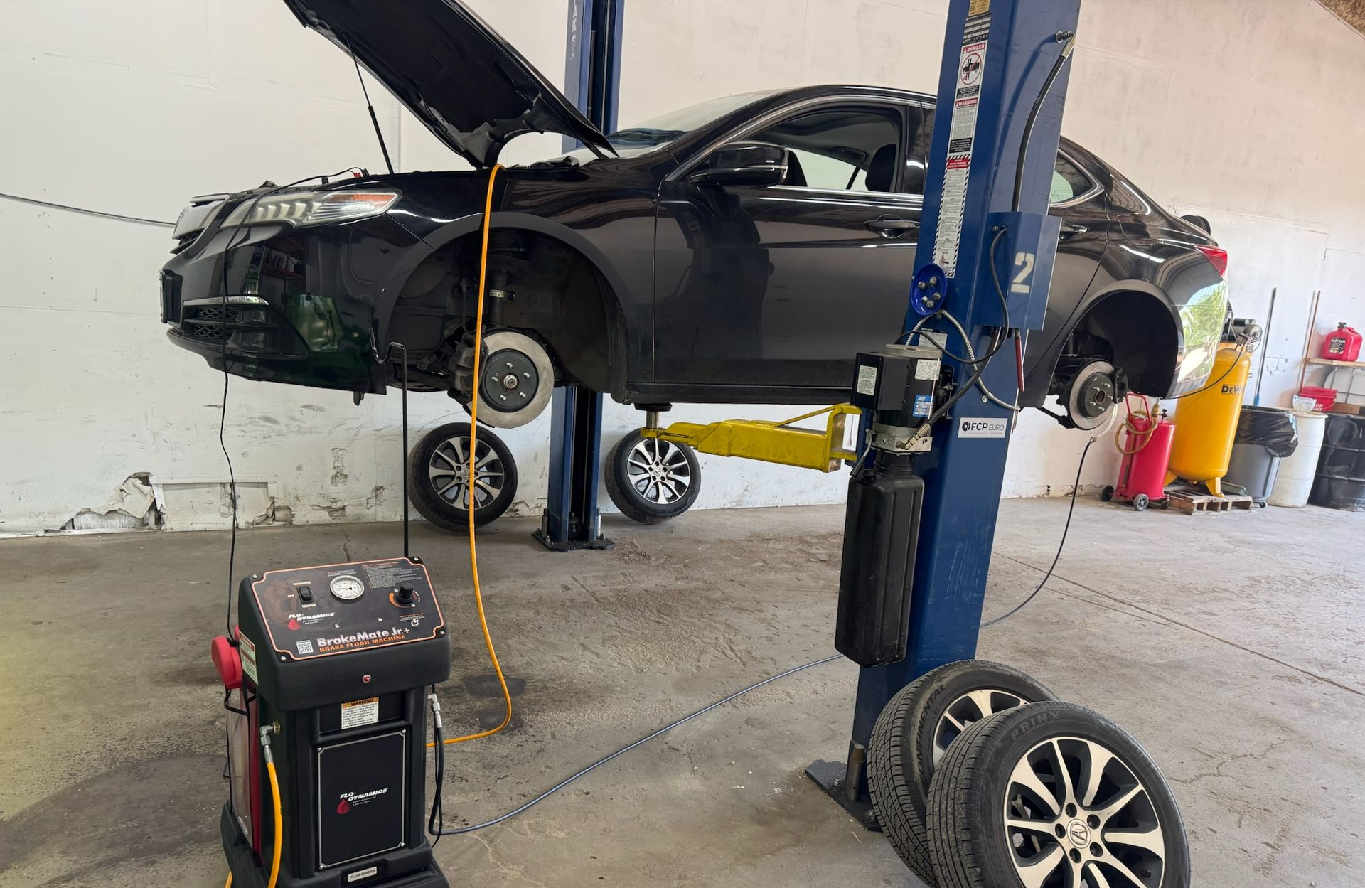 White Jeep Wrangler Rubicon | EZ Brakes & Service