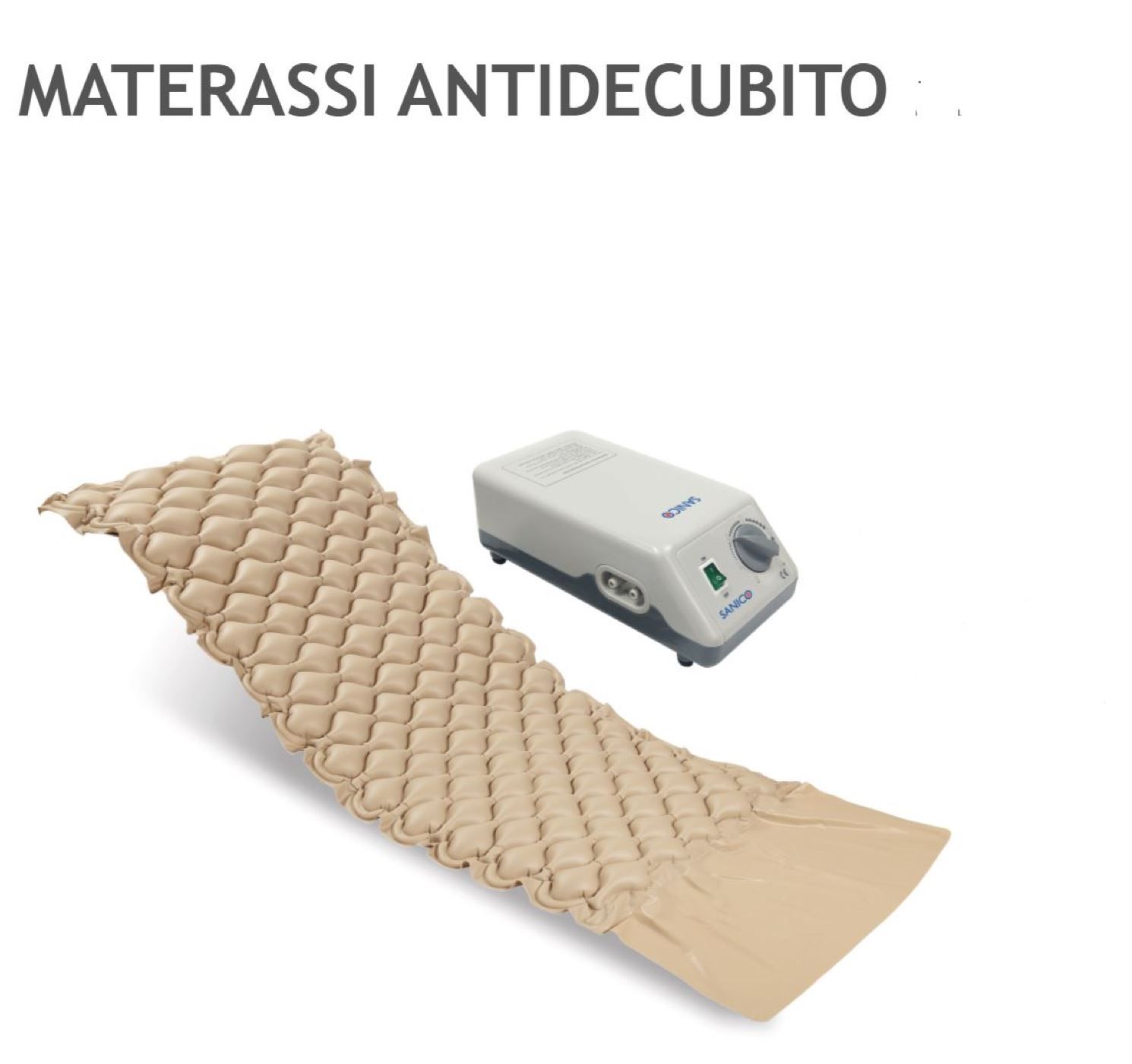 Materasso antidecubito a bolle di colore beige con pompa ad aria inclusa, su sfondo bianco.