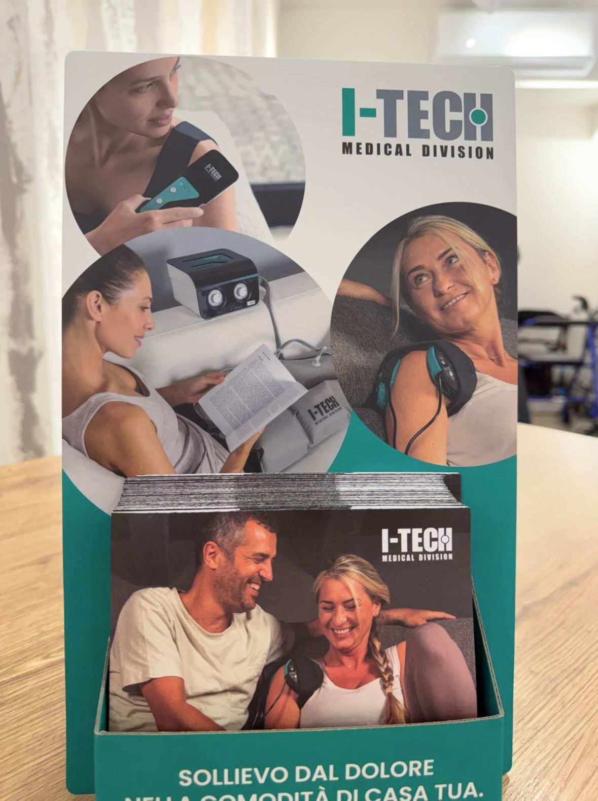 Uno stand espositivo con il marchio I-Tech Medical Division