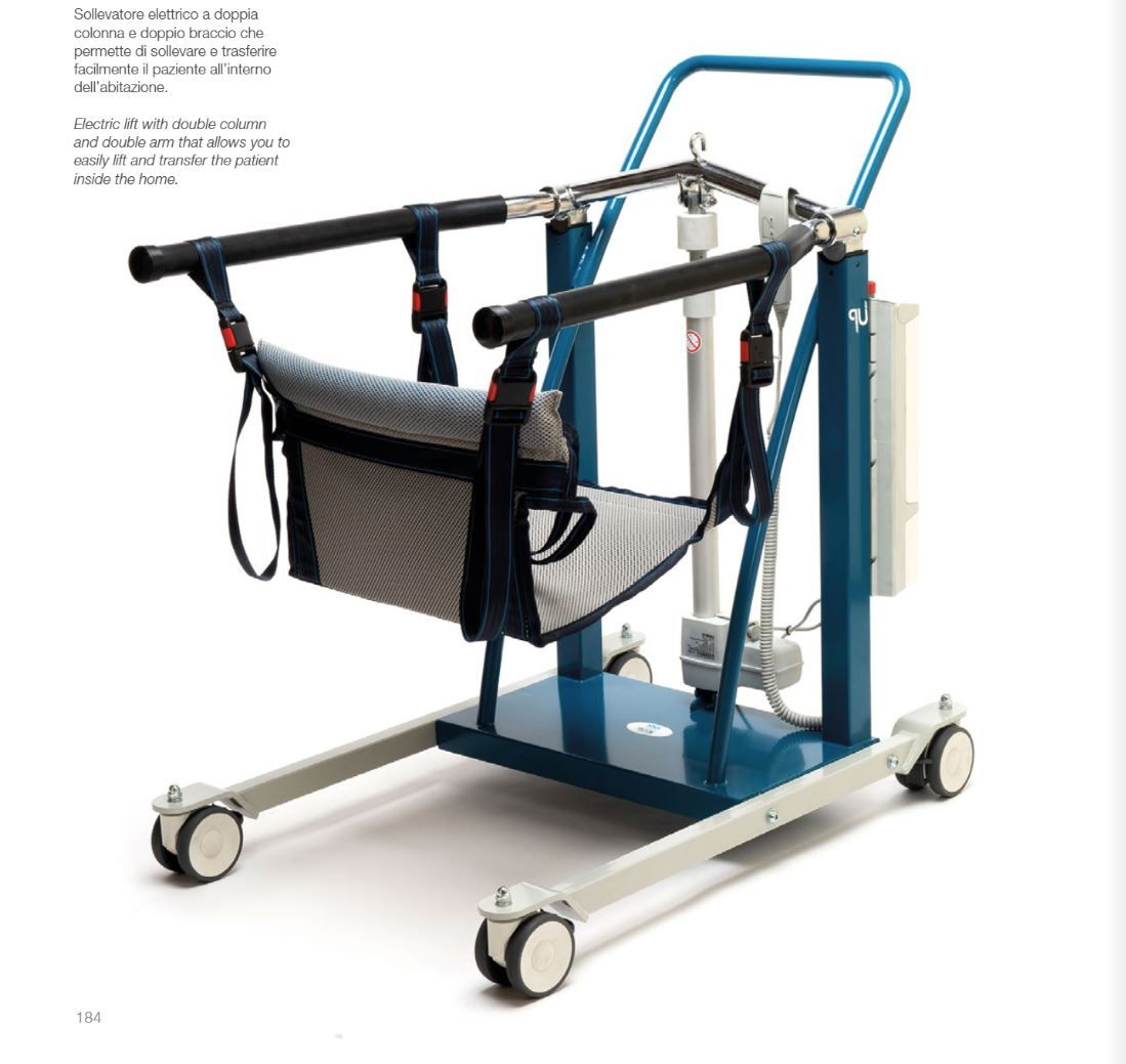 Un sollevatore elettrico per pazienti, di colore blu,