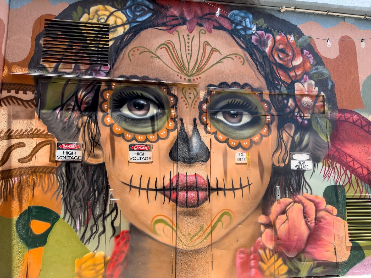 Cairns street art tour
Hipster tour Cairns
Cairns walking tours
Cairns street art
Local guide Cairns
Street art in Cairns
Cairns laneway art
Things to do in Cairns
Cairns murals
Cairns city walking tour
Creative Cairns
Cairns sightseeing walk
Cairns hipster cafés
Best walking tours Cairns
Cairns culture tour