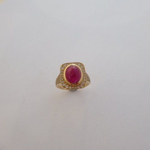 Mason-Carter-Jewellers-cab-ruby
