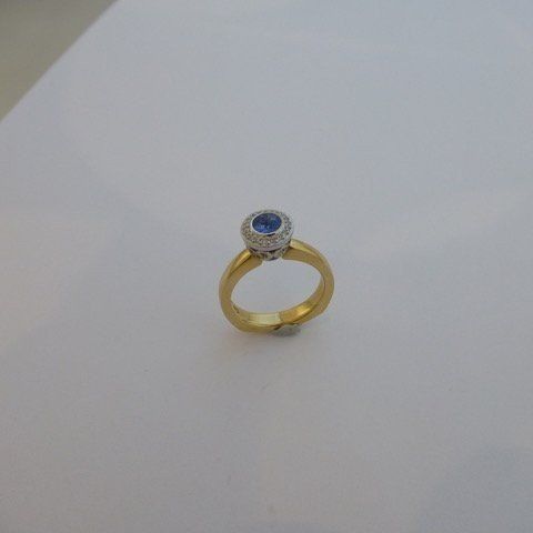Mason-Carter-Jewellers-sapphire-and-diamond-cluster