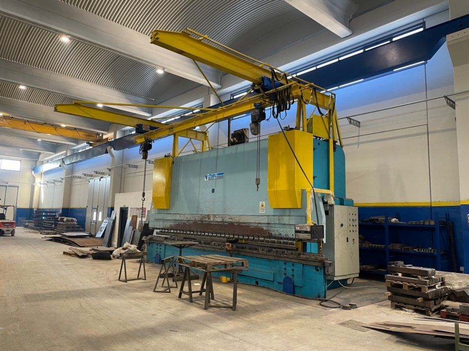 Macchinario per la carpenteria pesante