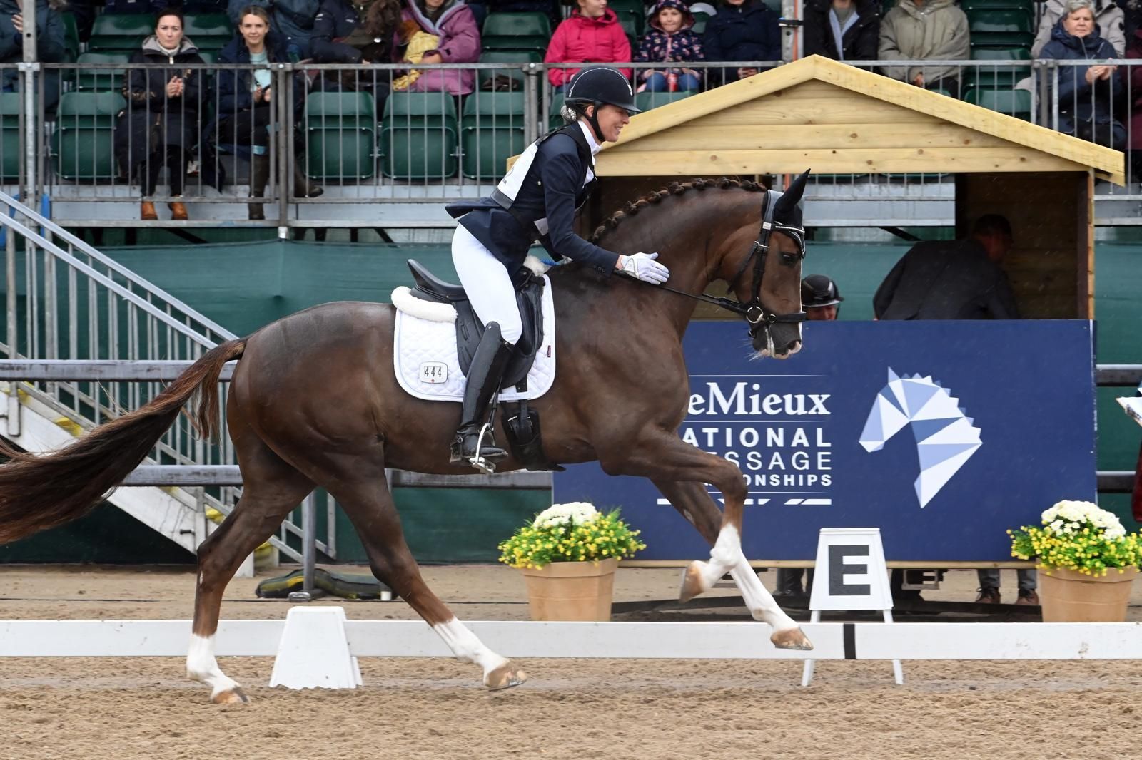 Nicola Mahoney & Game On II Crowned KBIS 6YO National Champion