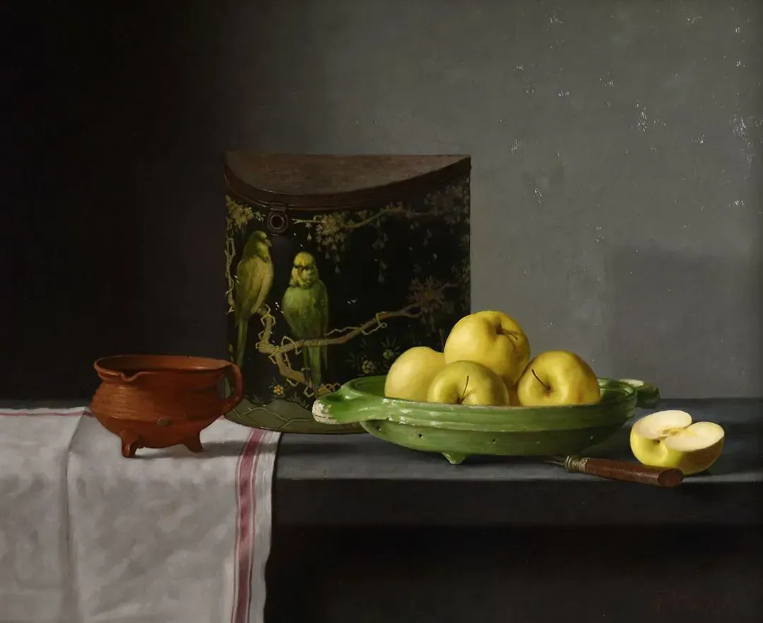 Berry Kuiper - Parkieten voederblik met appels
